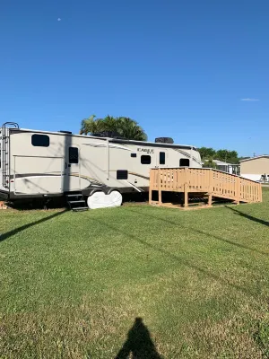 Coastal Rv Getaway-Pet Friendly- Beaches and Islands 2-10 minutes away!