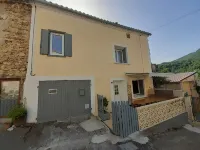 old stone village house Hotels in Quillan