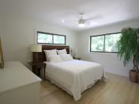 Miller Beach Getaway! Hotels in Gary