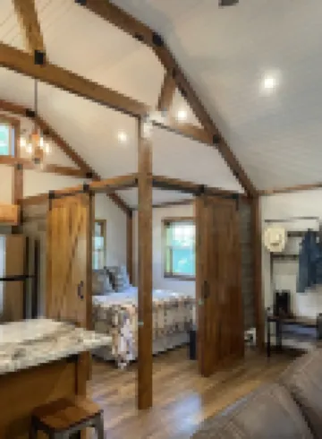 Cozy Cabin Retreat located just minutes to Galena, IL & DBQ, IA
