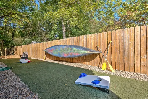 Lux Couples Retreat: Hot Tub & Sleep Number Bed