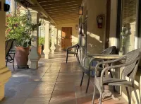 🌸Room 2️⃣ in Downtown Palm Springs in a charming 1939 seven room’ boutique hotel