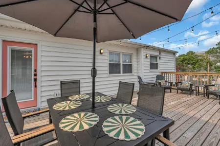 Fall for AC - Posh 3Br Near Best Dining & Casinos Отели рядом с достопримечательностью «Hard Rock Giant Guitar»