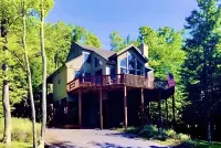 Serene Pet Friendly Cabin w/ Resort Perks in Heart of WV Hike/Fish/Bike/Ski Hotels in der Nähe von Canaan Valley Resort