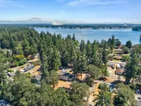 Cozy Lake City Getaway Hotels in Joint Base Lewis-McChord