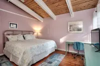 Pet Friendly, 3Br2BA. Walk or Trolley to Beach. Pool, Pickleball, Gym. BethWest