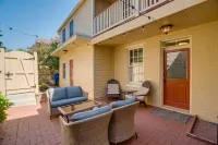 4 Bedroom, 3  Bath  Big Downtown Frederick home, w/ Private Patio &  fire table