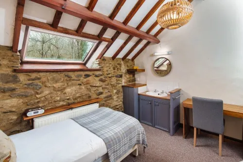 Cosy Cottage in a Beautiful Welsh Valley