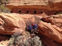 Modern and Private House Downtown,  5 minute walk to center of Moab happenings!