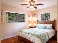 Private 2BR Cottage House with Waterfall Pool Maui Meadows Permitted