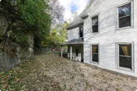 Relaxing Townhouse Downtown Dubuque