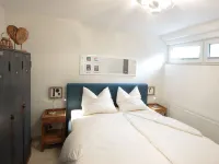 Cozy, spacious, tasteful apartment