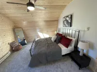 Modern Cabin w/ Hot Tub, Swings, Fire Pit, & Kayaks