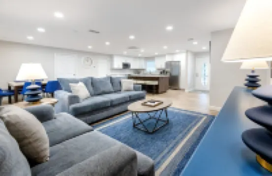 Pelican House: Game Room, Heated Pool, 5 Min to Beaches!