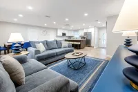 Renovated! Heated Pool, Game Room, Close to Beach!