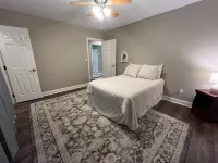 The Nest - centrally located - 2 bed / 1 bath home 그로브 호텔