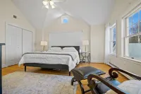 Charming beach home, complete with pool & cozy guest house!