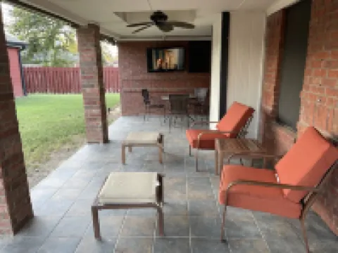The Corner Spot with a hot tub!!