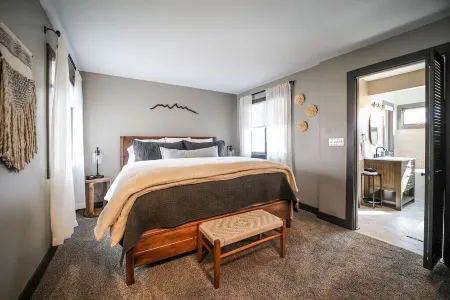 Cozy Cottage with beautiful Mountain View’s - close to wineries