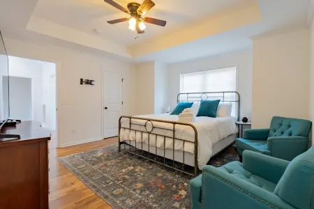 Charming Cottage located 15 minutes from Columbia, TN