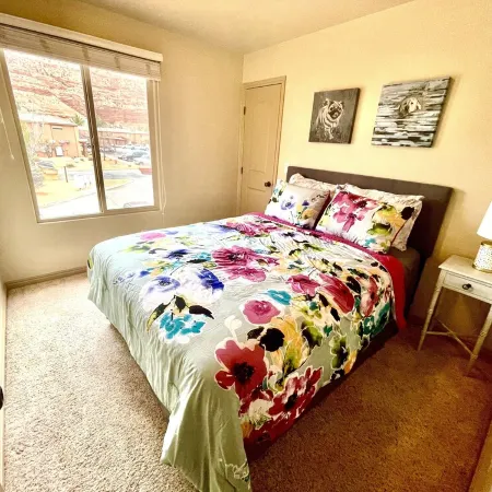 Work/Vacation Townhouse #4 - 3 bdrm 2.5 Bath