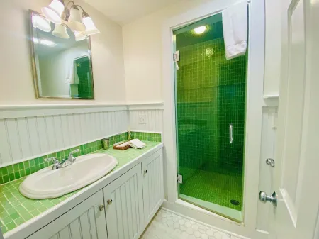 Ultimate Relaxation Spot with Steam Room, Close to the Beach. Family-Friendly