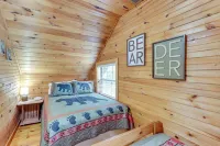 Charming cabin with 3 bedrooms and hot tub in Blue Ridge