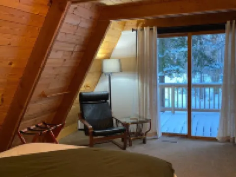 Apres’ Haus: Comfy A-Frame centrally located in Whitecap Village with fireplace Hotels in Iron County