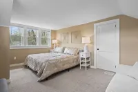 Family and 🐕 friendly☆3BR house☆Porch swing☆Mars☆PGH☆Cranberry Hotels in Marshall Township