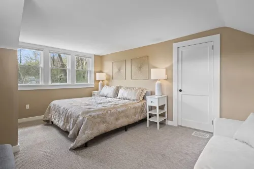 Family and 🐕 friendly☆3BR house☆Porch swing☆Mars☆PGH☆Cranberry