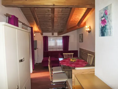 Jacqueline Hotels in Huben