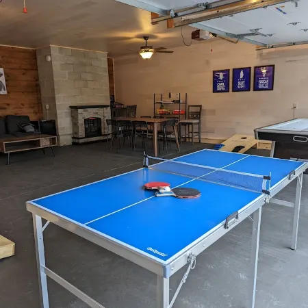 La Bellota Cabin - Secluded, Hot Tub, Sauna, Game Room, Massage Chair