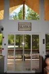 Lower Paradise Log Cabin in Moose Pass