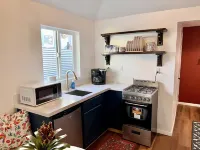 Rosy Casita with A/C near Base & Downtown with easy access to freeway Hotel a National City