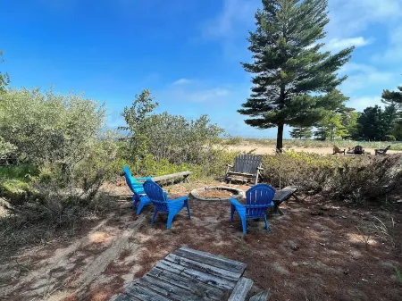 Private Sandy Beach-Beach Volleyball-Game Room-Fire pit