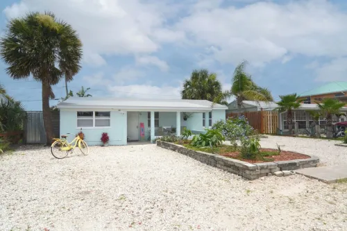 Steps from the Beach - Unlimited, Well Mannered, Pet Friendly!