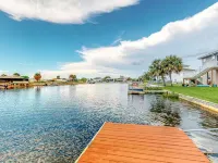 Waterfront home with direct gulf access Hotels in Hernando Beach