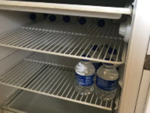 Tiny casita in beautiful Uvalde, 20 minutes from Frio River Hotels in Uvalde