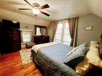 Charming Restored 1891 House Hotels in Fort Atkinson