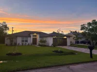 NEW Coastal Paradise GEM!! Spacious 4BR, 3 Full Baths w/Pool!! PET FRIENDLY!!! Hotels near Publix Super Market at Corkscrew Village