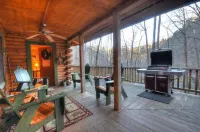 Cabin on Nantahala River! Dog-Friendly