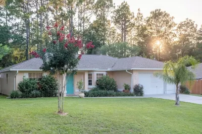 Secluded Spa & Heated Pool! Minutes From Crystal River & Rainbow Springs