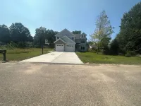 6-bedroom vacation home just a 5-minute walk to Lake Michigan