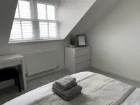 2 Bed Apartment The Priory - Panoramic Sea View Hotels in Shanklin