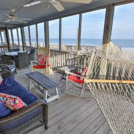 High Tide - Beachfront Home in "Arrogantly Shabby" Pawleys Island, SC