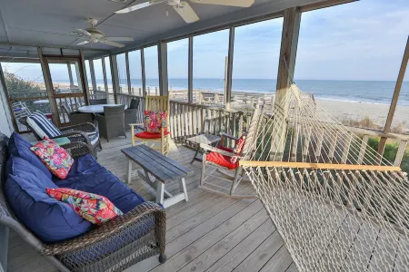 High Tide - Beachfront Home in "Arrogantly Shabby" Pawleys Island, SC