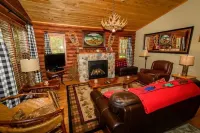 The Log Cabin at PeaceRidge Hotels in Wilmington