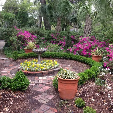 Private Guest Quarters - Cozy 1 BR/1 BA apartment on Historic 2-acre estate