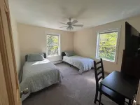 New Colonial One Mile from Camden Harbor Hotels in Camden