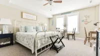 Private King Suite, Pool, Outdoor Shower,Coffee Bar,Fridge,Microwave, Beach - Boutique